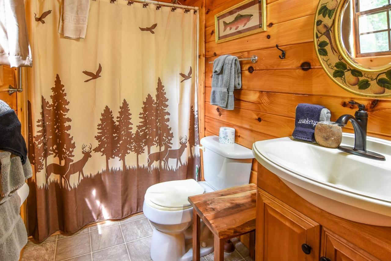 Permanent Vacation-Private Honeymoon Cabin With Hot Tub Севьервилл Экстерьер фото
