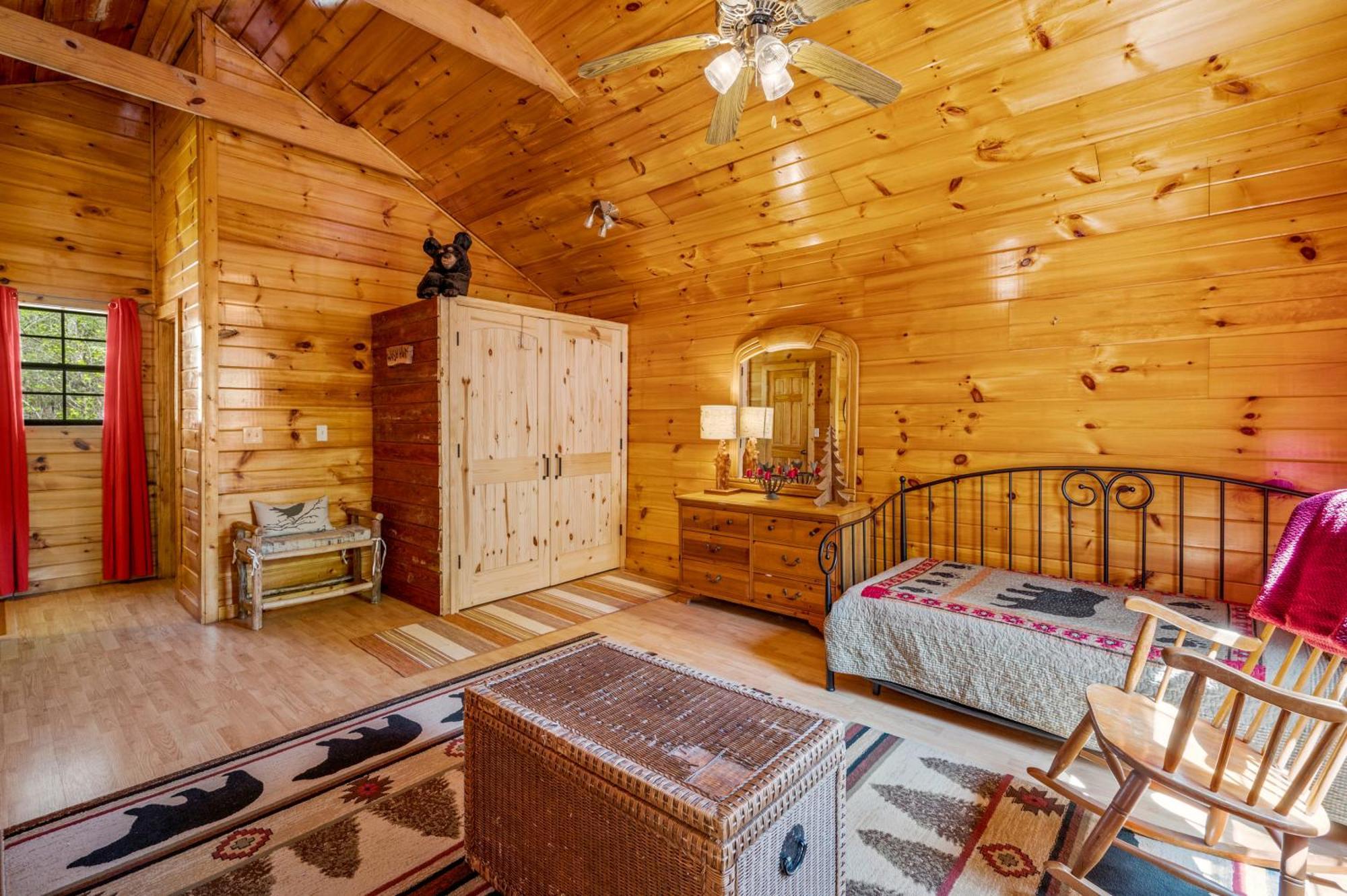 Permanent Vacation-Private Honeymoon Cabin With Hot Tub Севьервилл Экстерьер фото